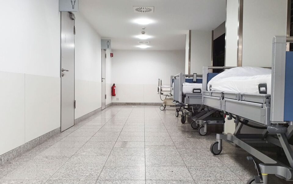 Monte-charge hôpital