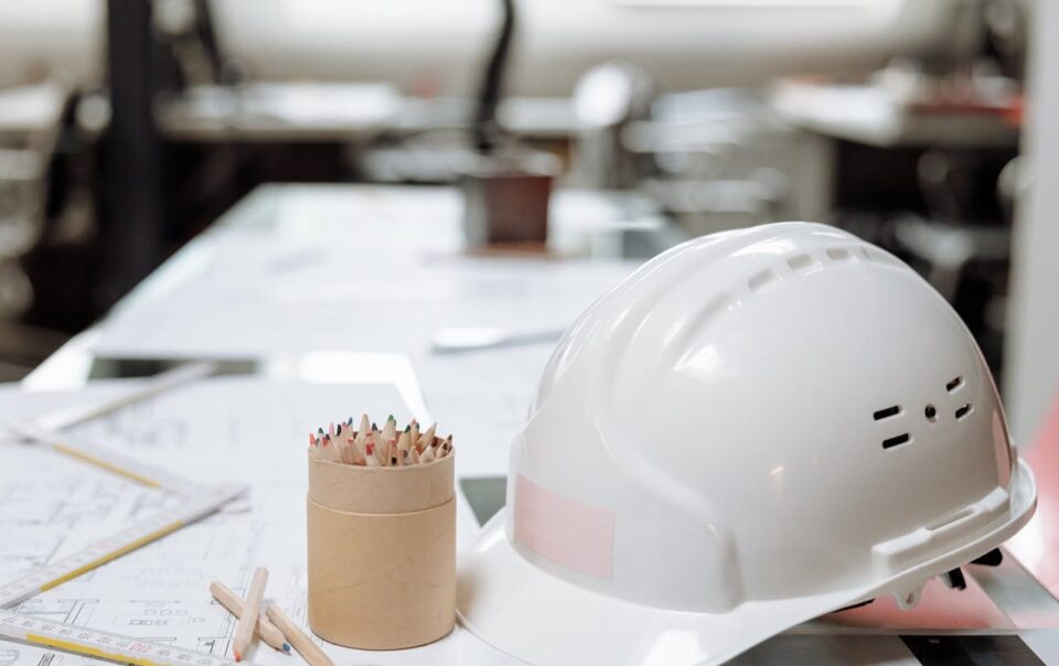 Monte-charge PMR : pourquoi choisir un fabricant français ?